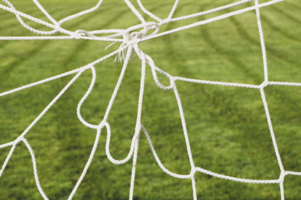 Afbeelding Buitenspel: witwassen, corporate governance en het gebrek aan regulering in het voetbal